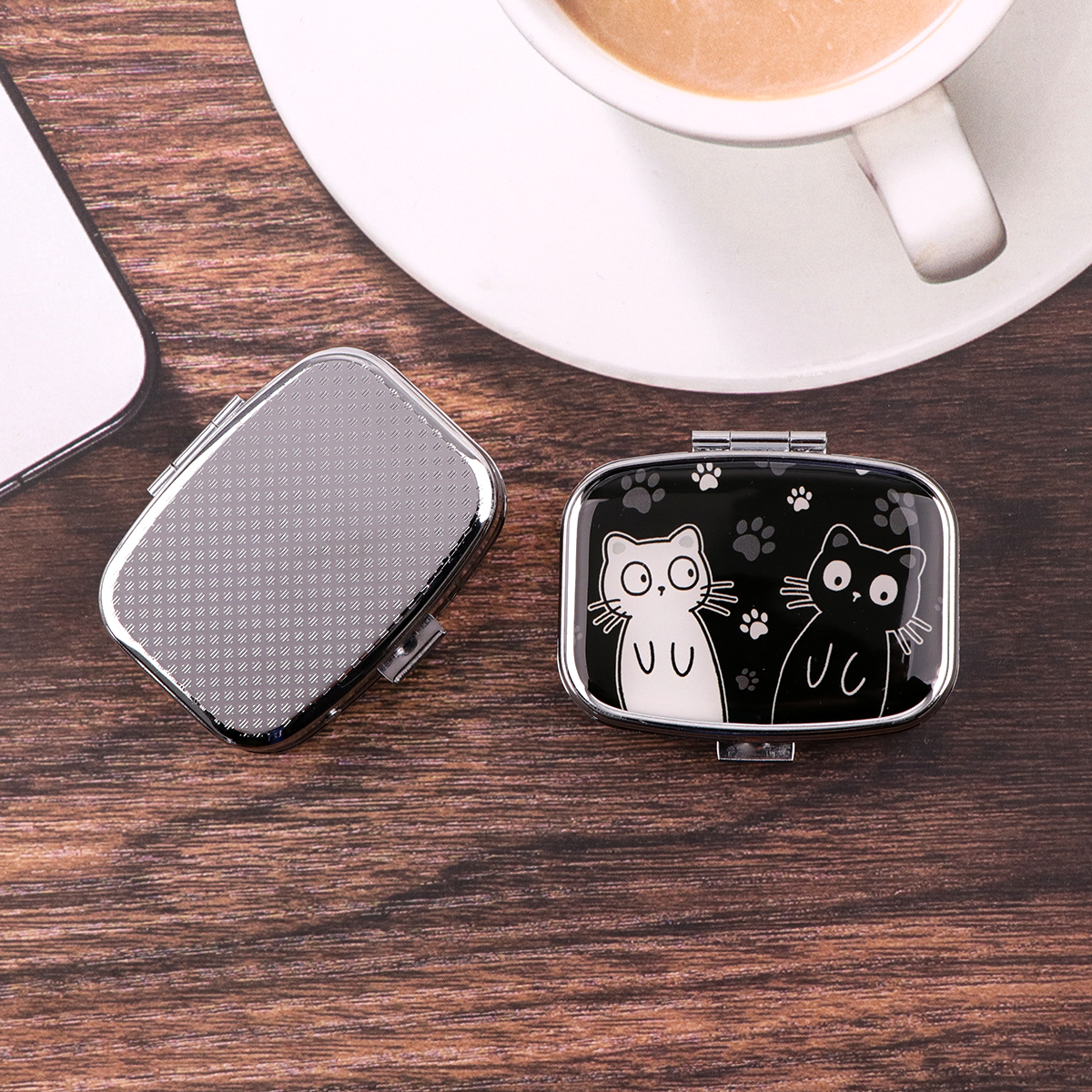 Cartoon Black And White Cat Tr - Tablet Accessory 评论和价格