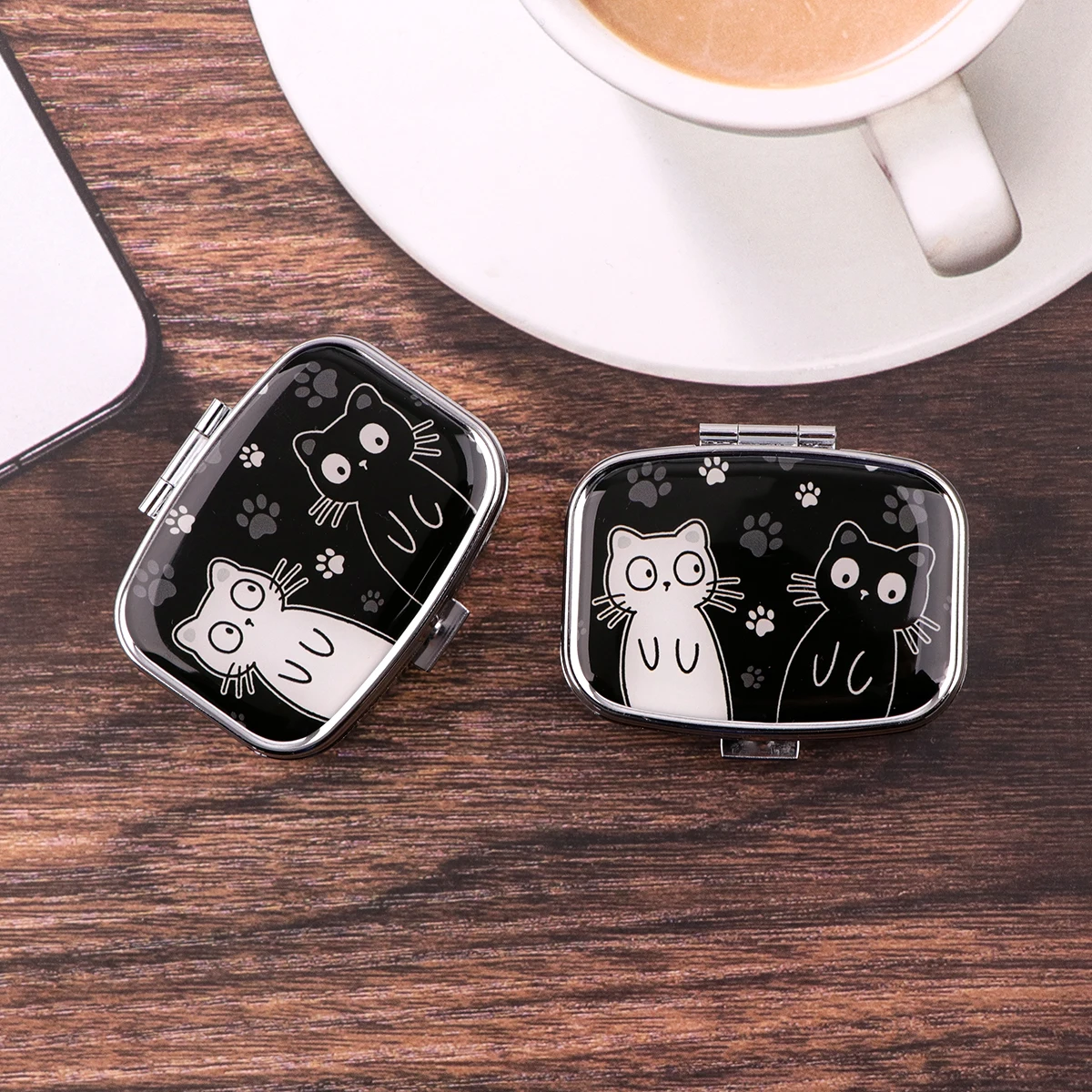 Cartoon Black And White Cat Tr - Tablet Accessory 评论和价格